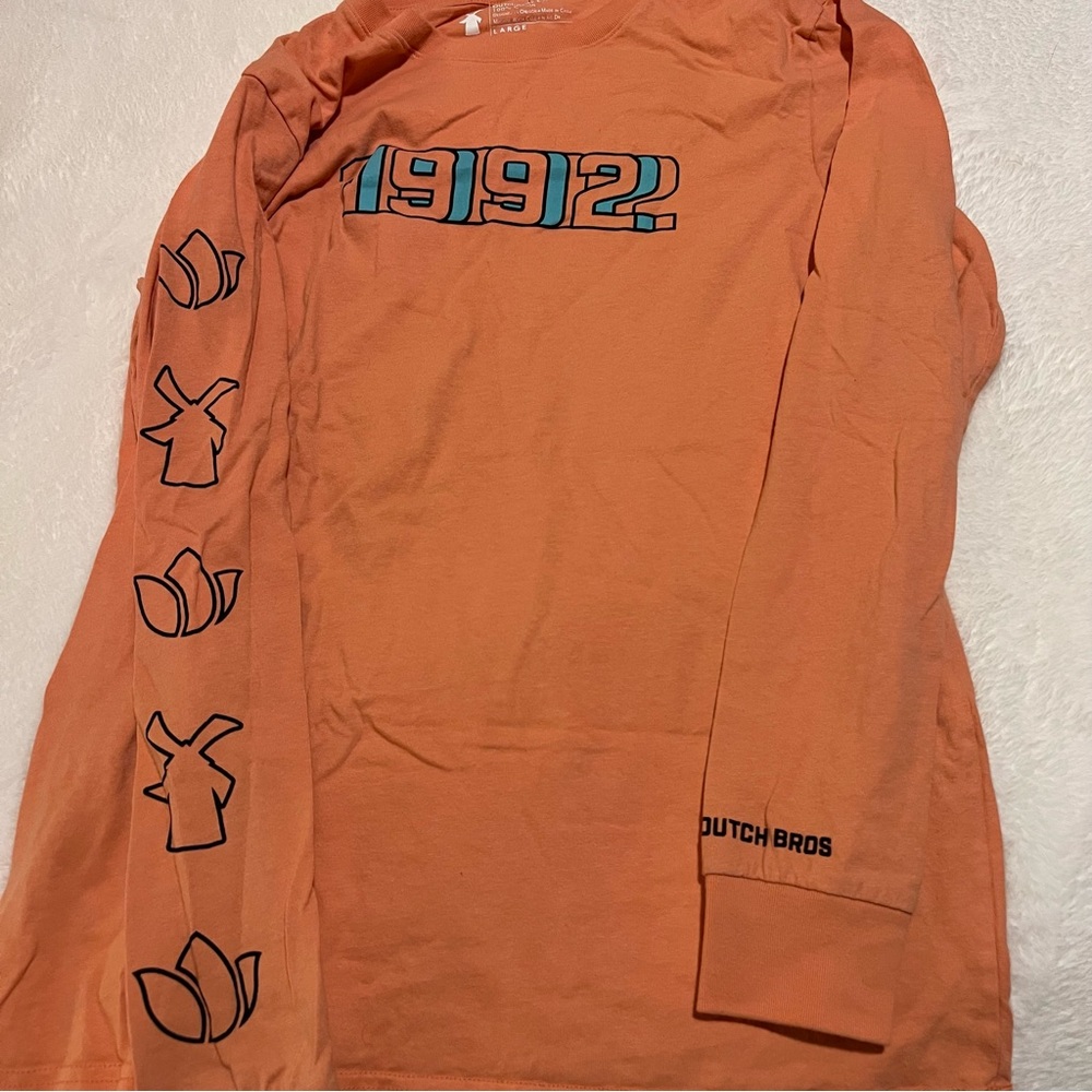 dutch bros coral longsleeve 1992